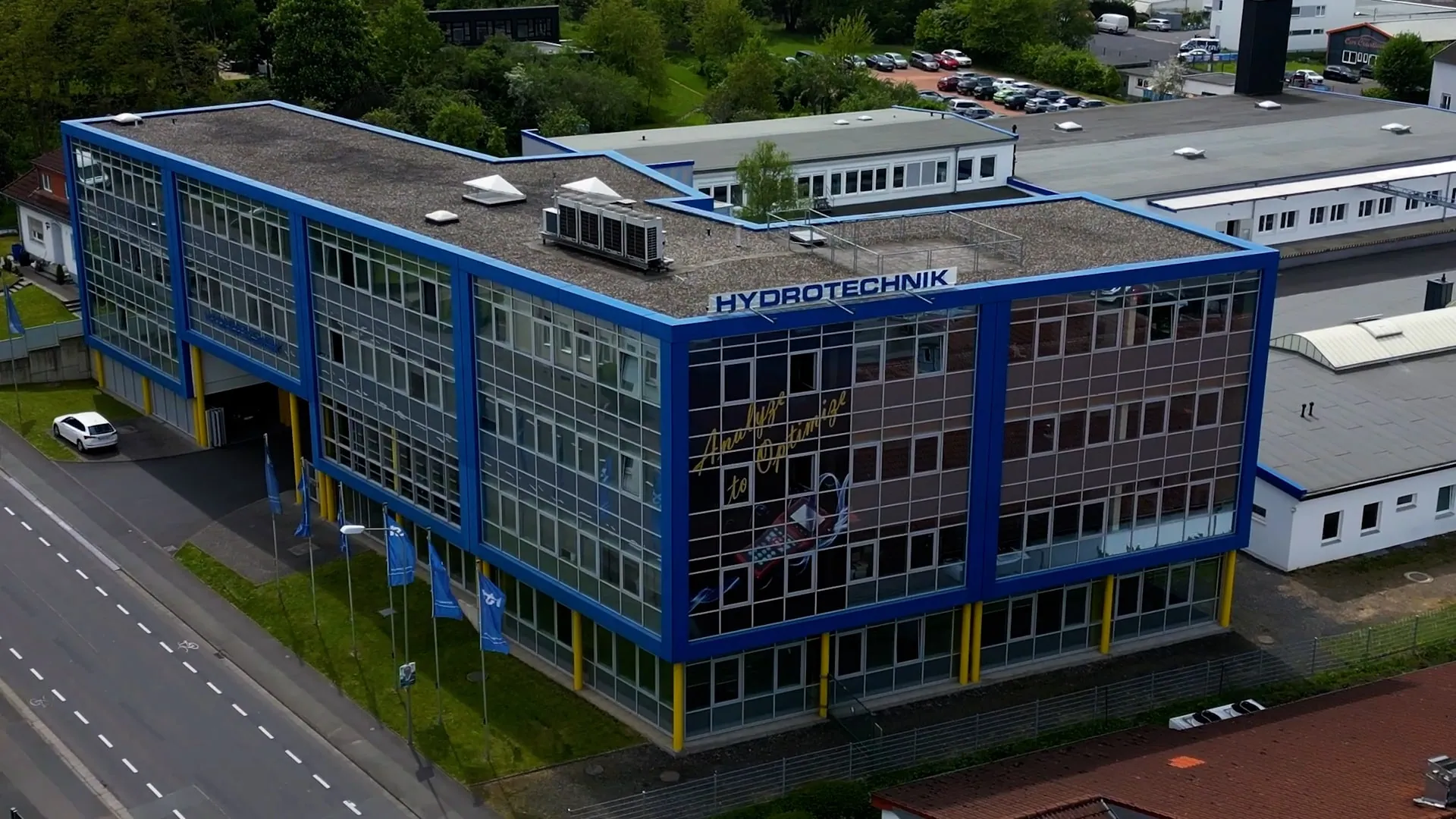 Hydrotechnik Team Werkstatt: Szene aus dem Videoprojekt Imagefilm Hydrotechnik GmbH Limburg von NEXAS Media