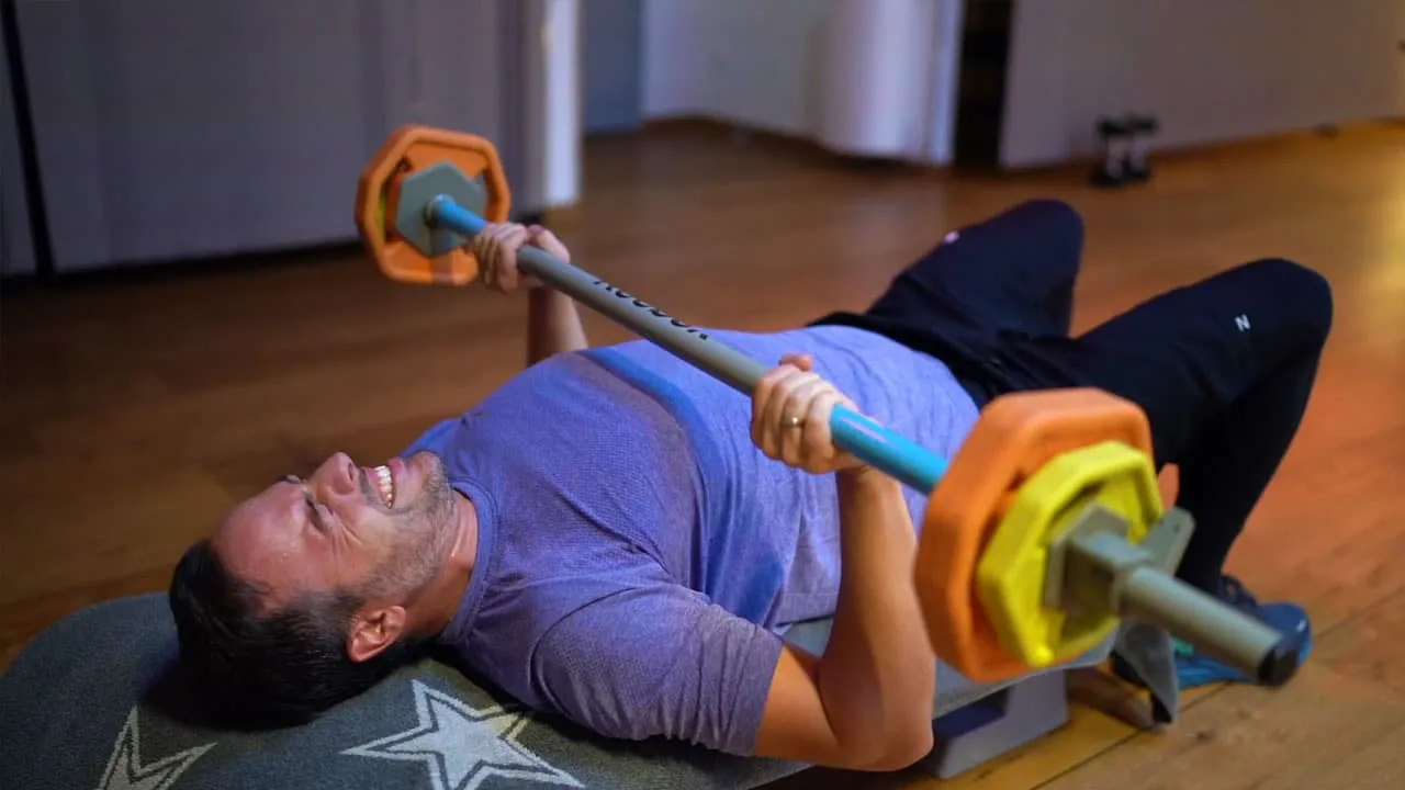 Gym Detail Trainingsgerät: Szene aus dem Videoprojekt Imagefilm & Recruiting Meine SportZEIT Limburg von NEXAS Media
