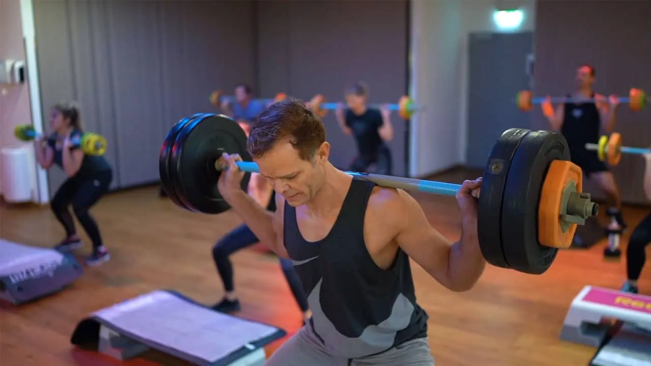 Sportzeit Team Trainingsraum: Szene aus dem Videoprojekt Imagefilm & Recruiting Meine SportZEIT Limburg von NEXAS Media